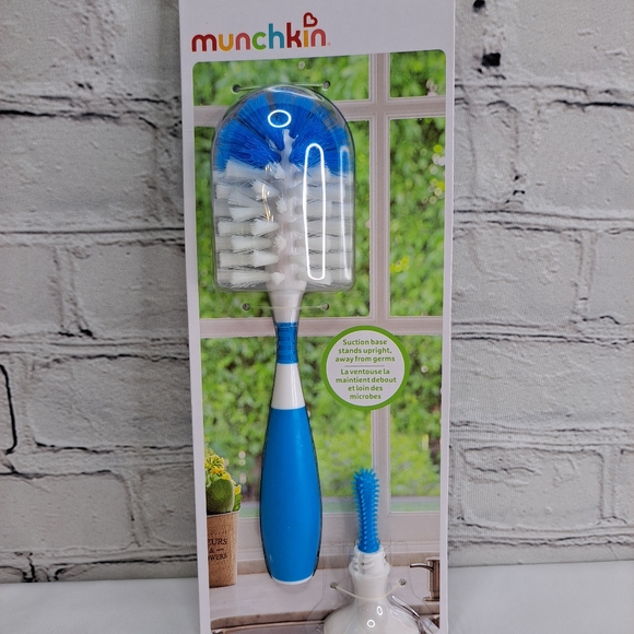 'MUNCHKIN' BOTTLE CLEANING BRUSH with SUCTION BASE STAND BLUE - Picture 11 of 12